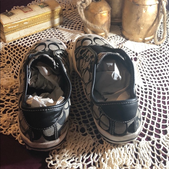 SOLD Coach est 1941 sneakers black with signature - Picture 4 of 5